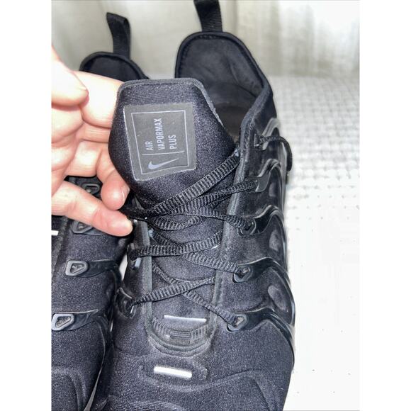 slightly used 11.5 Nike Air Vapormax Plus Missing A Shoe String - Picture 3 of 11